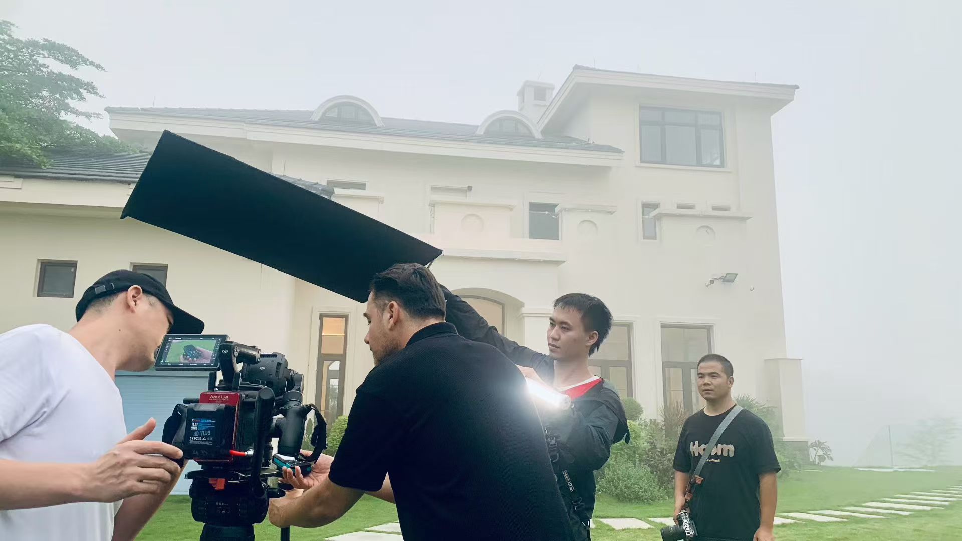 案例研究 | 應(yīng)對突發(fā)天氣挑戰(zhàn):為蘇州AI企業(yè)保障拍攝并節(jié)省30%預(yù)算